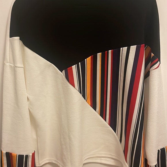 Unique designed blouse - Picture 3 of 4